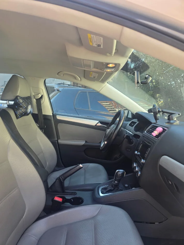 Tirane, shitet makine Volswagen Jetta Benzin, gri metalizato automatik 145.000 km 6.200 €