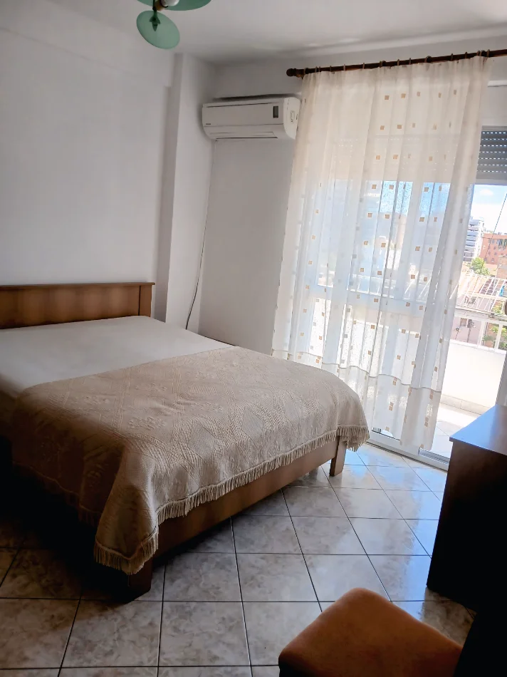 Tirane, jepet me qera apartament 3+1+Ballkon Kati 5, 114 m² 720 € (Siri Kodra)