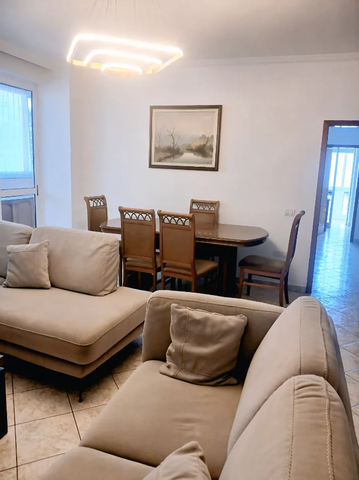 Tirane, jepet me qera apartament 3+1+Ballkon Kati 5, 114 m² 720 € (Siri Kodra)