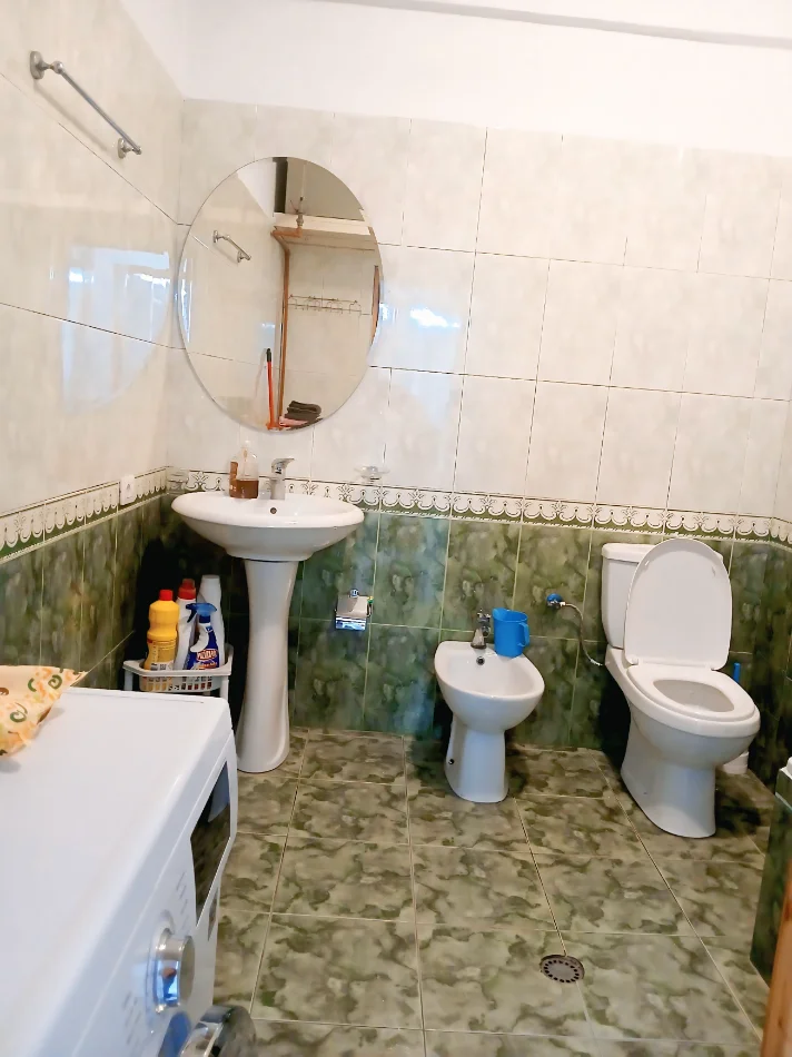 Tirane, jepet me qera apartament 3+1+Ballkon Kati 5, 114 m² 720 € (Siri Kodra)