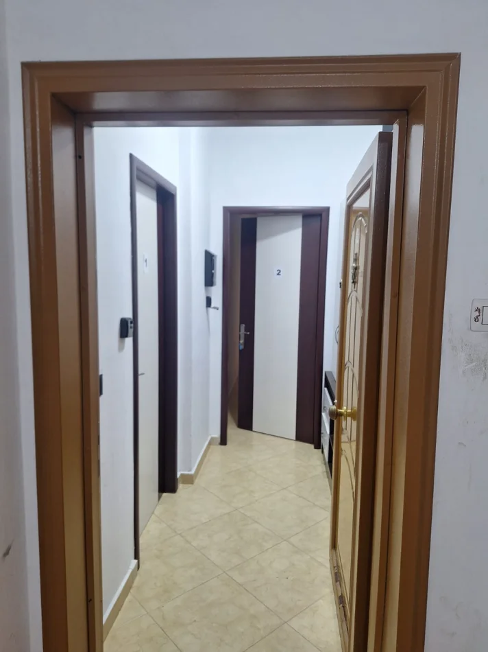Tirane, shitet apartament 2+1+Ballkon Kati 2, 93 m² 224.000 € (Rruga e Durresit)