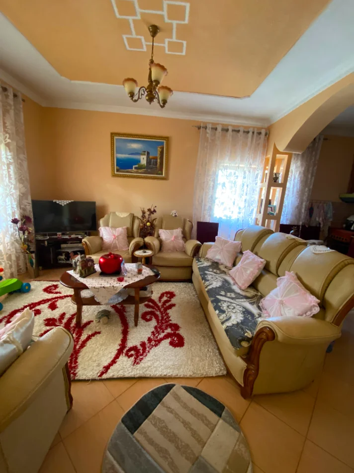 Tirane, shitet Vile 2 Katshe Kati 2, 220 m² 490.000 € (Mistomame Rr Bego Hoxha)