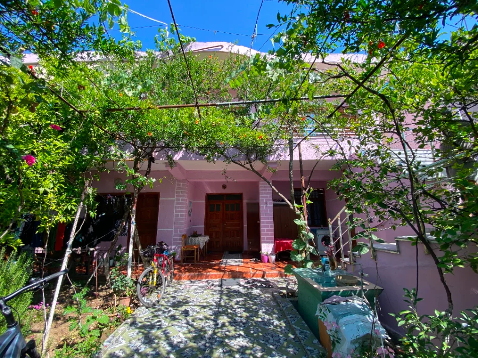 Tirane, shitet Vile 3+1+Ballkon , 310 m² 525.000 € (Hasbi Serani, Kombinat)