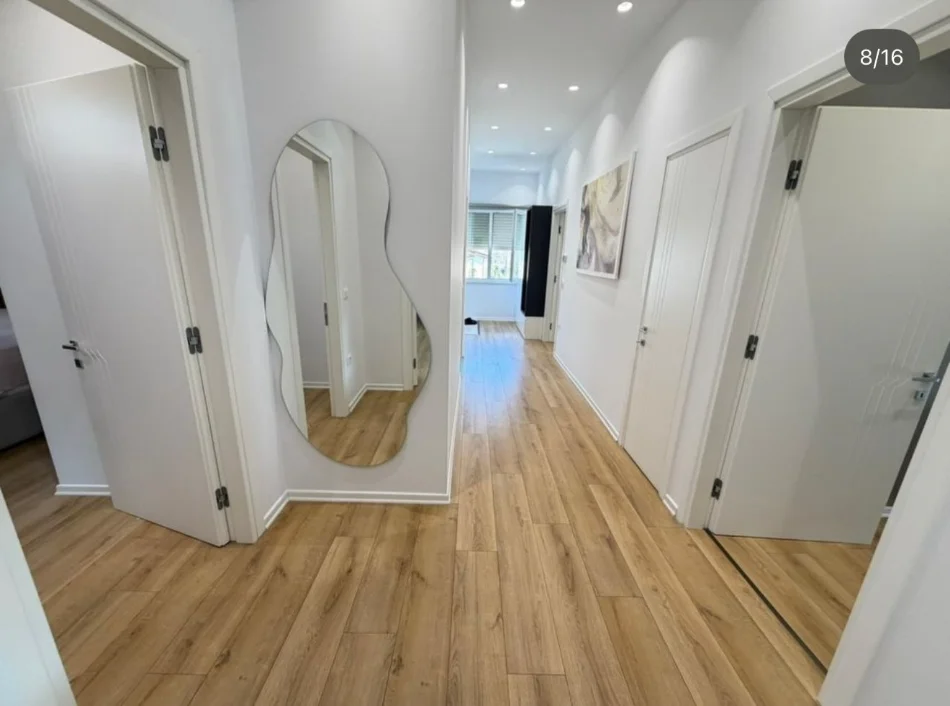 Tirane, jepet me qera apartament 2+1 Kati 3, 250 m² 1.100 € (TEG)