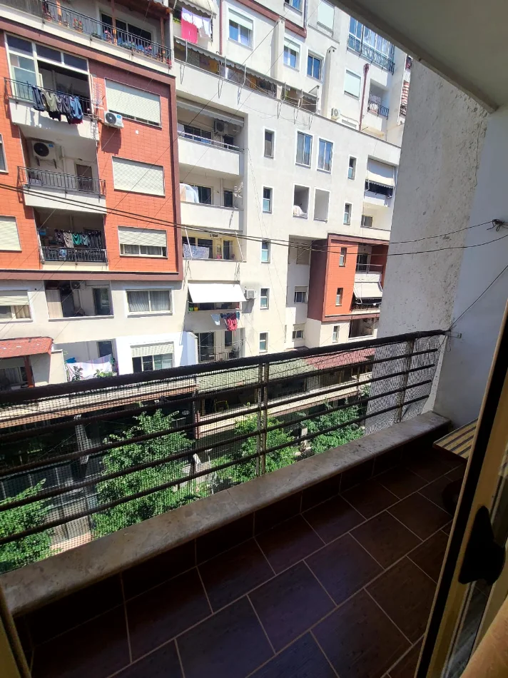 Tirane, jepet me qera apartament 1+1 Kati 3, 1 m² 311 € (Rruga Thoma Koxhaj)