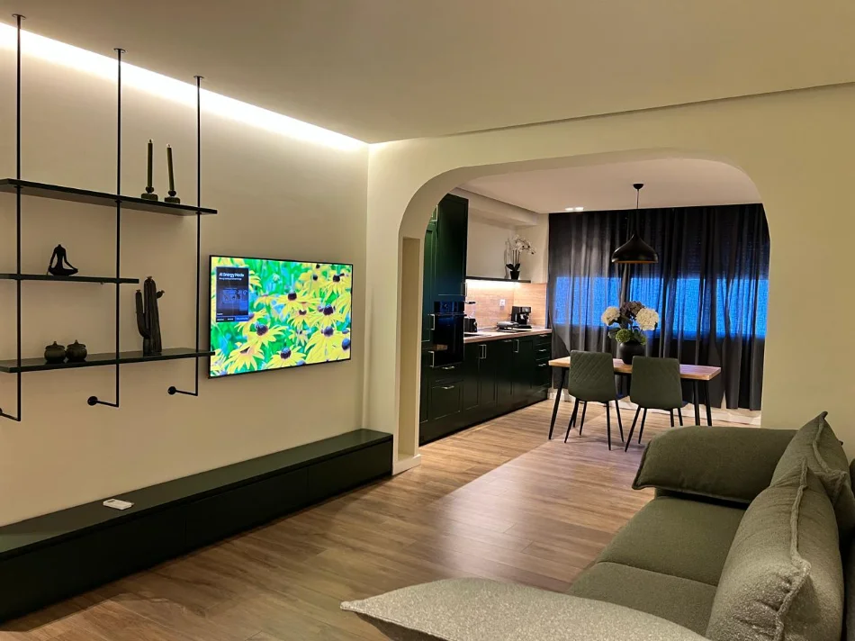 Tirane, jepet me qera apartament 2+1+Ballkon Kati 3, 110 m² 1.005 € 