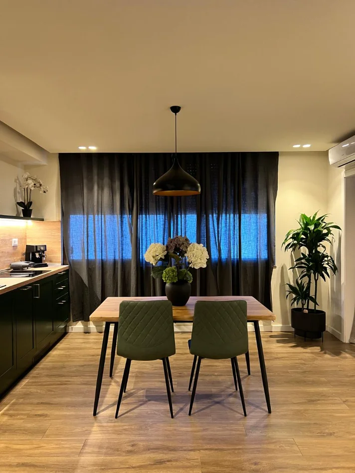 Tirane, jepet me qera apartament 2+1+Ballkon Kati 3, 110 m² 1.005 € 