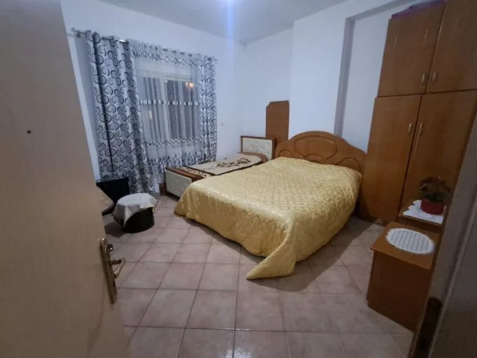 Tirane, shitet apartament 1+1 Kati 4, 70 m² 135.000 € (kombinat)