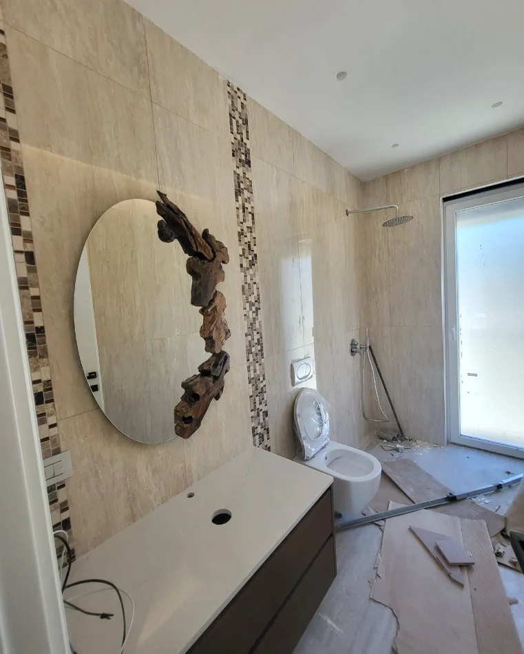 Tirane, jepet me qera Vile Vile 2 Katshe Kati 3, 200 m² 4.000 € (Teg)