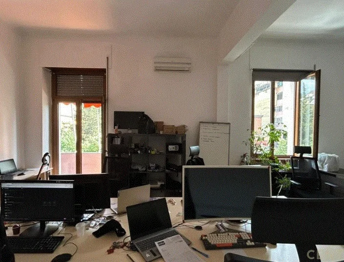 Jepen zyra me qera Bllok Kati 2, 160 m² 1.800 €