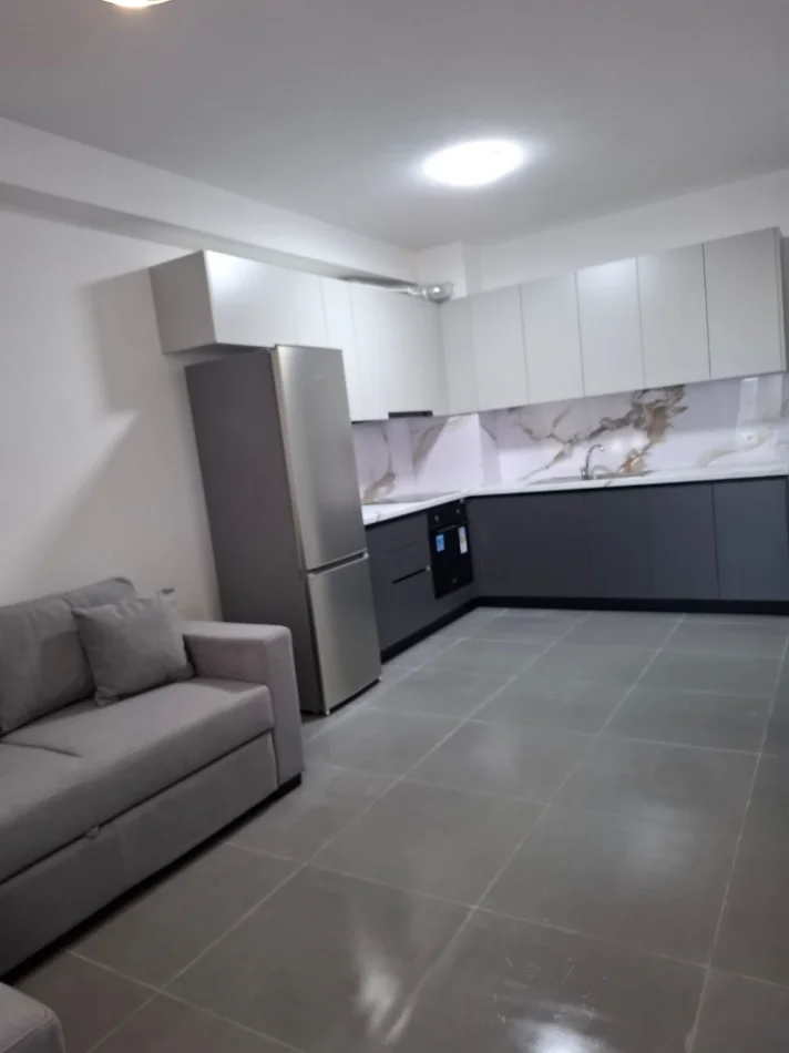 Tirane, jepet me qera apartament 3+1+Ballkon Kati 2, 110 m² 650 € (5 maji)