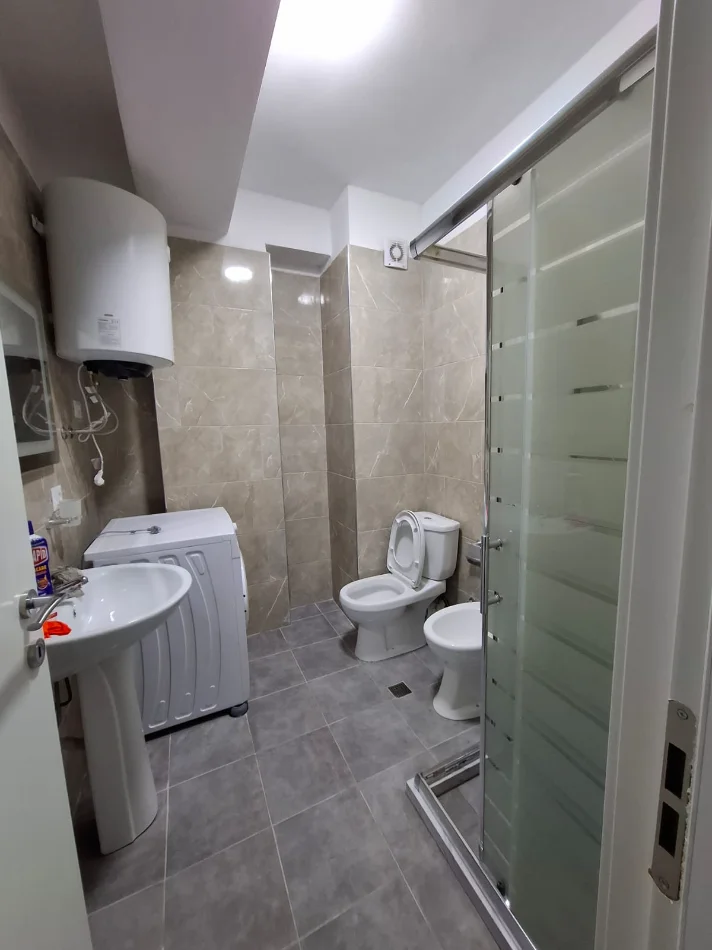 Tirane, jepet me qera apartament 3+1+Ballkon Kati 2, 110 m² 650 € (5 maji)
