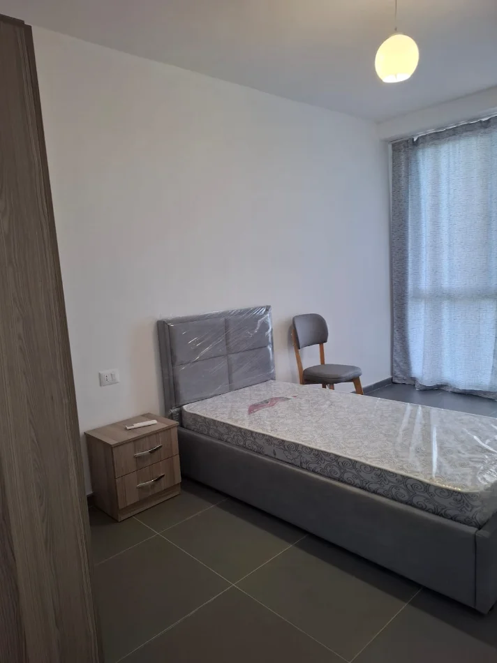 Tirane, jepet me qera apartament 3+1+Ballkon Kati 2, 110 m² 650 € (5 maji)