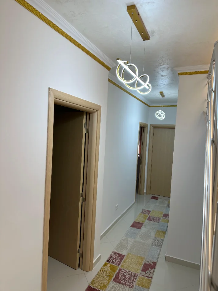 Tirane, jepet me qera apartament duplex 4+1+Ballkon , 1.501 € (Kodra e Diellit 1)
