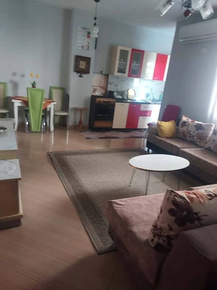 Pogradec, jepet me qera 1+1+Ballkon Kati 2, 40 € (Rruga e stadiumit)