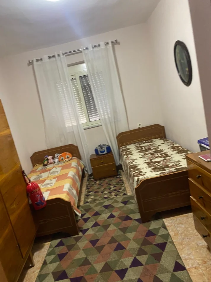 Tirane, shitet apartament 2+1+Ballkon Kati 3, 62 m² 100.001 € (Kombinat)
