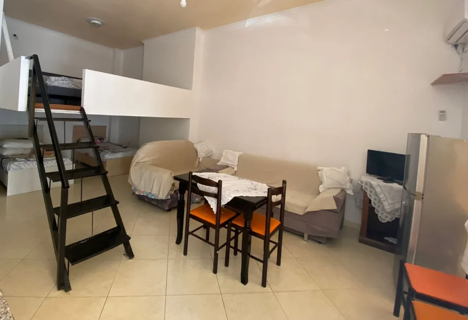 Vlore - Lungomare, shitet ambjent biznesi Kati 0, 80 m² 240.000 € (Rruga dytesore Lungo Mare)