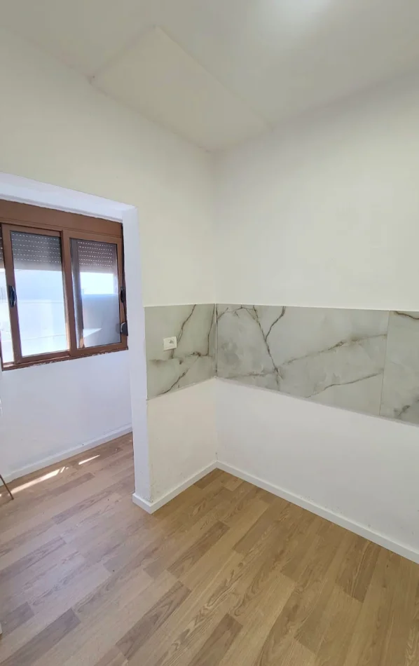 Kavaje, shitet apartament 1+1+Aneks+Ballkon Kati 2, 50 m² 45.000 €