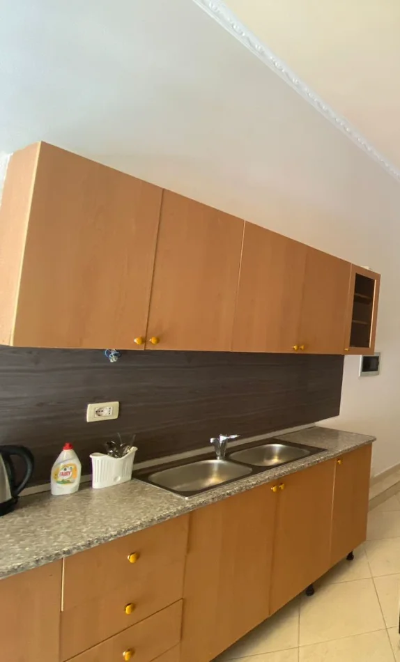 Vlore - Lungomare, shitet ambjent biznesi Kati 0, 80 m² 240.000 € (Rruga dytesore Lungo Mare)