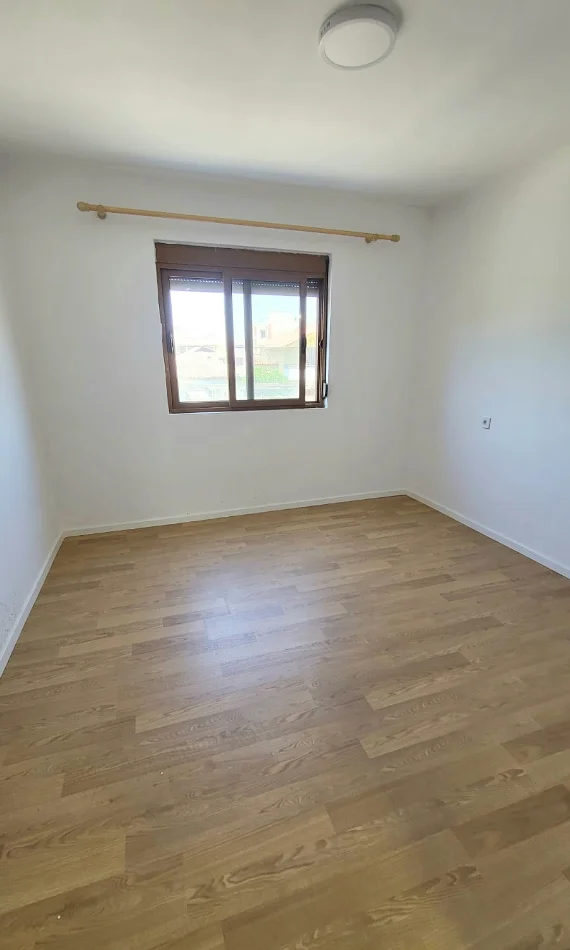 Kavaje, shitet apartament 1+1+Aneks+Ballkon Kati 2, 50 m² 45.000 €