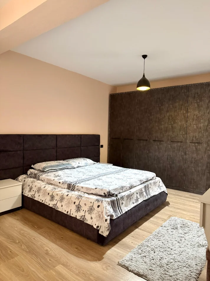 Tirane, jepet me qera Apartament 1+1 Kati 1, 65 m²,Çmimi 50.000 Lekë të Reja, tek  Rruga Dibrës, Tiranë