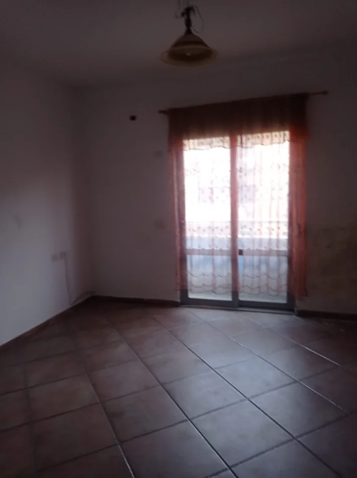 Tirane, jepet me qera zyre Kati 3, 60 m² 600 € (Rruga Islam Alla)