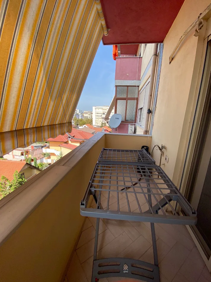 Tirane, jepet me qera Apartament 2+1+Ballkon ,Kati 5, 100 m², Çmimi 55.000 Lekë të Reja, Në Don Bosko ,Tiranë.