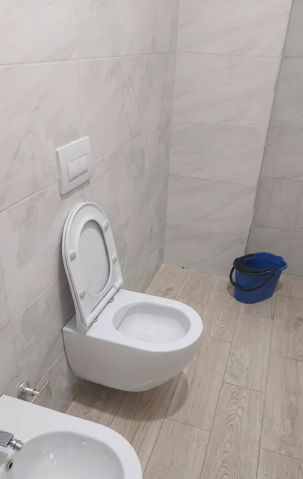 Tirane, jepet me qera shtepi 1+1+Ballkon Kati 1, 68 m² (Grande gallery yzberisht)