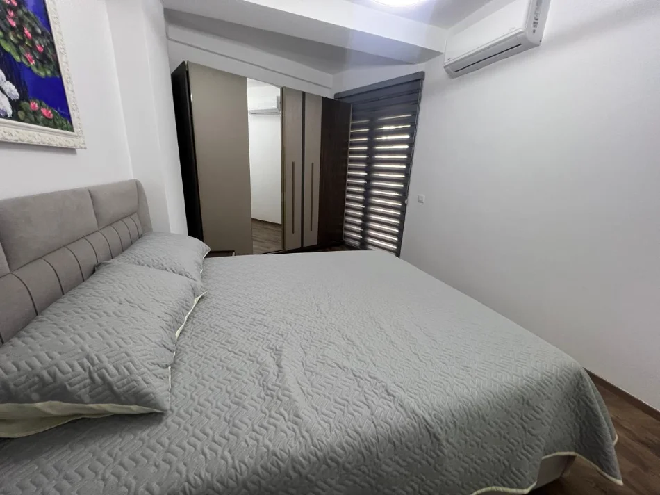 Tirane, jepet me qera apartament 2+1 , 120 m² 1.200 € 