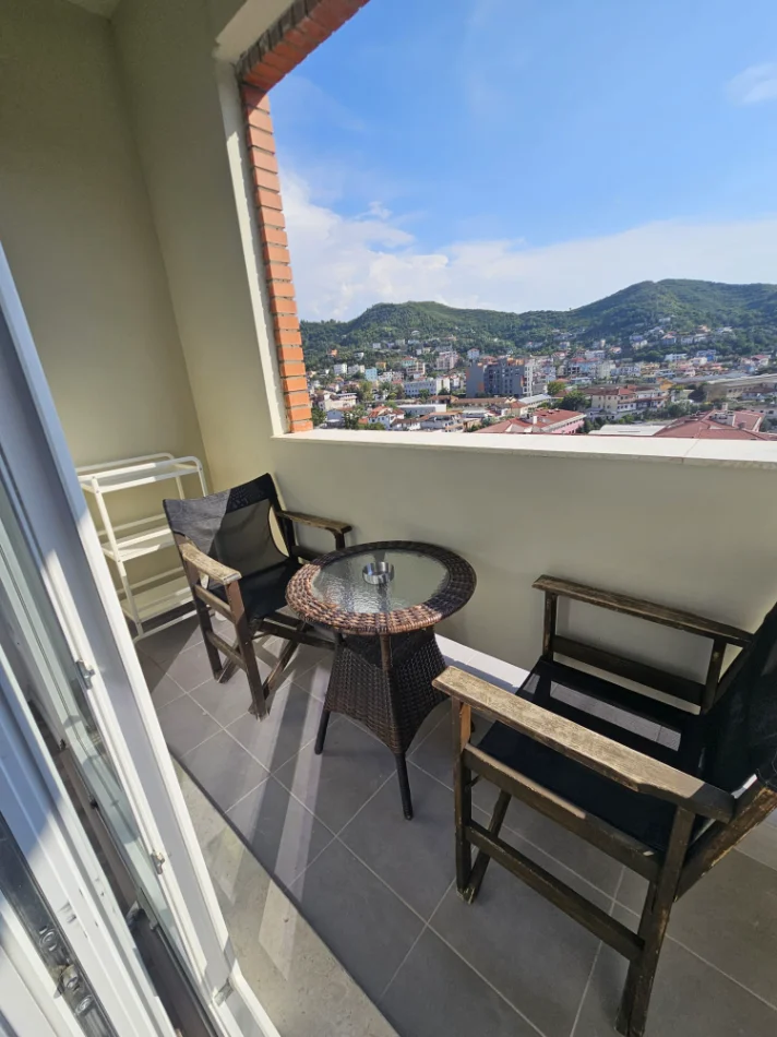 Tirane, jepet me qera apartament 2+1+Ballkon , 98 m² 620 € (Rruga e kavajes)
