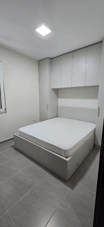 Tirane, jepet me qera Apartament 1+1 Kati 4, 50 m², Çmimi 50.000 Lekë të Reja, (Pranë KESH-it, Vasil Shanto, Tiranë.)
