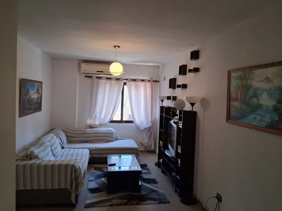 Tirane, jepet me qera apartament 2+1+Ballkon Kati 4, 103 m² 720 € (Shkolla Arben Broci Myslym Shyri)
