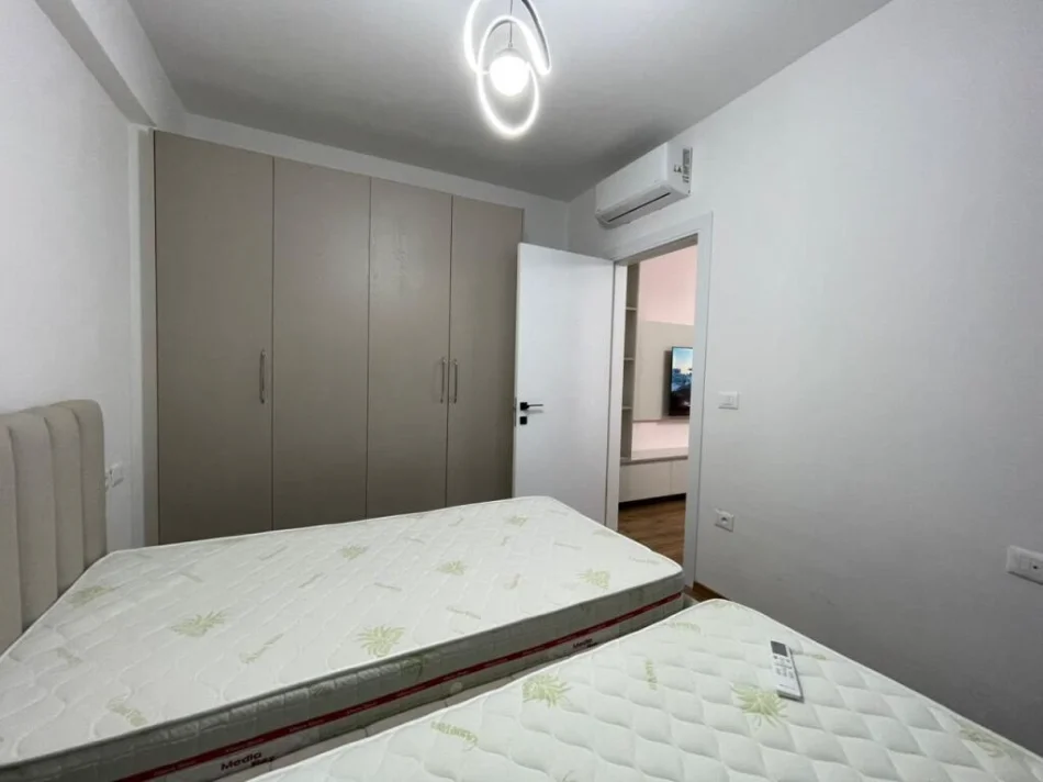 Tirane, shitet apartament , 110 m² 