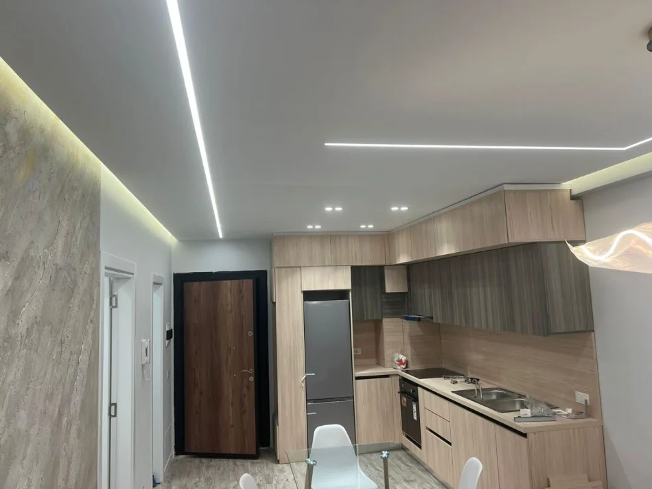 Tirane, jepet me qera apartament 1+1+Ballkon Kati 8, 65 m² 450 € (Tek Univers City, Tiranë.)