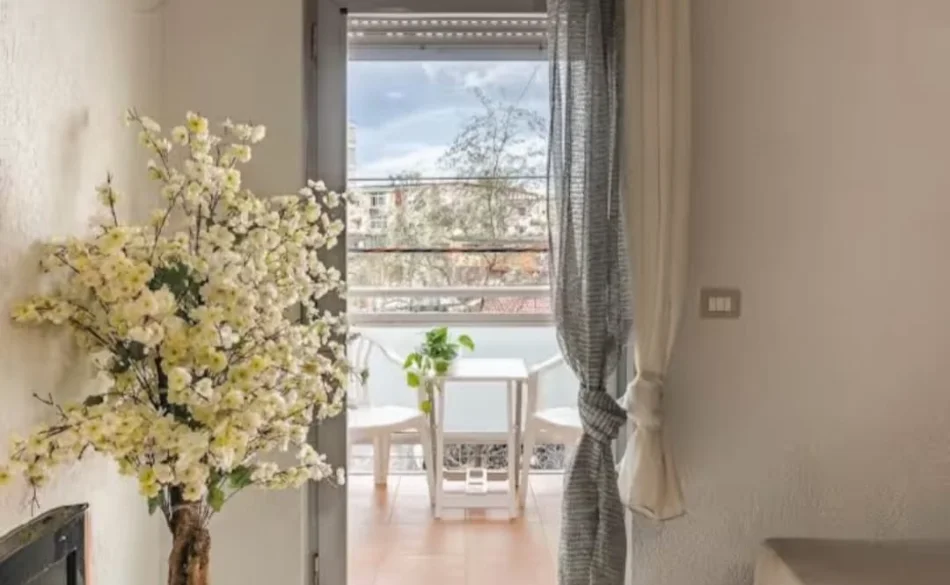 Tirane, jepet me qera apartament 1+1 Kati 1, 70 m² 700 € (Mine peza)