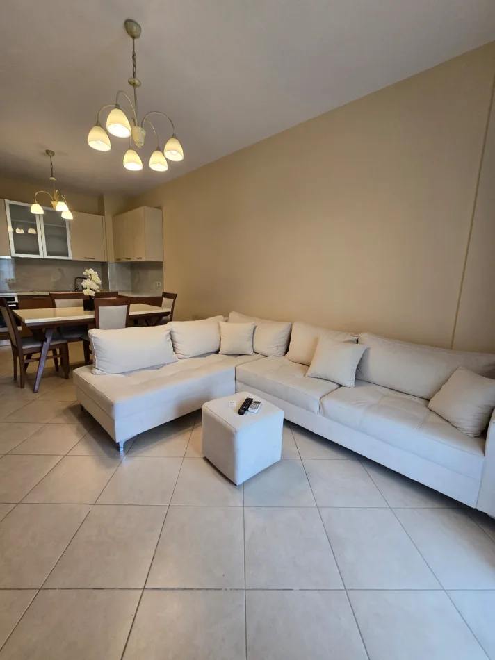 Tirane, jap me qera apartament 2+1 Kati 5, 120 m² 850 € (Zogu i zi)