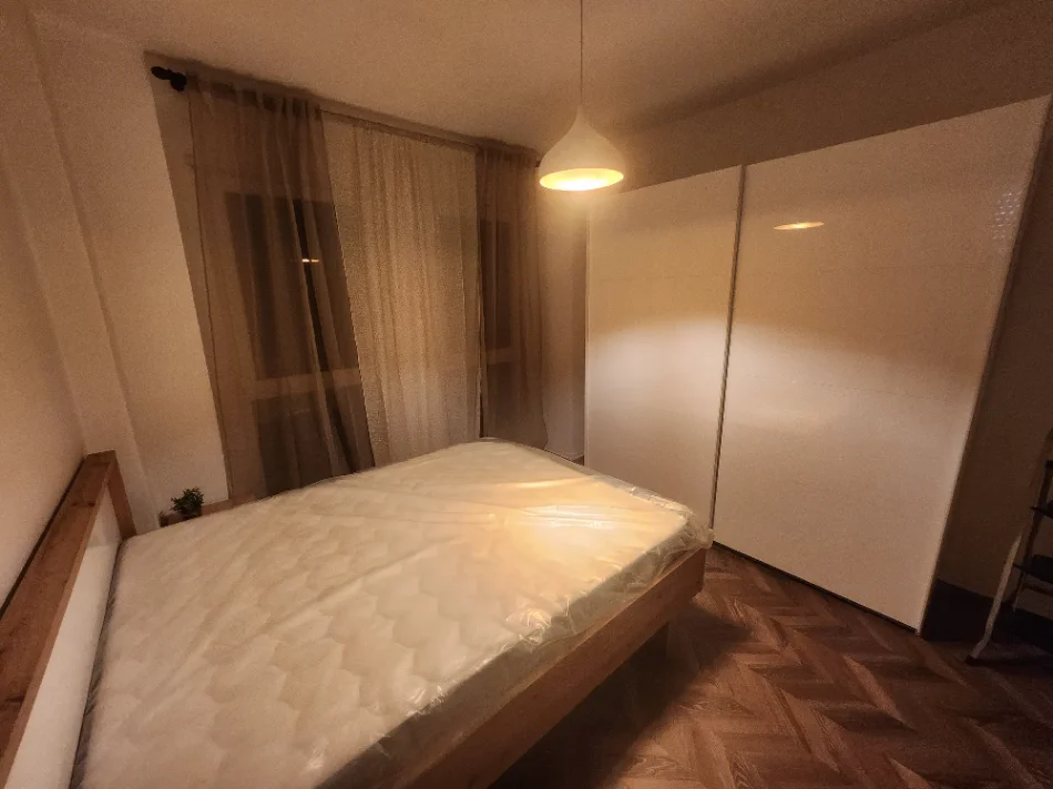 Tirane, jepet me qera apartament 2+1 Kati 3, 81 m² 550 € (Paskuqan)