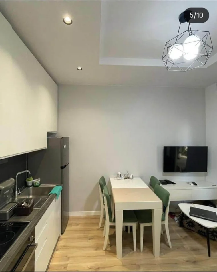 Tirane, jepet me qera apartament 1+1+Ballkon , 430 € (Kristal center)