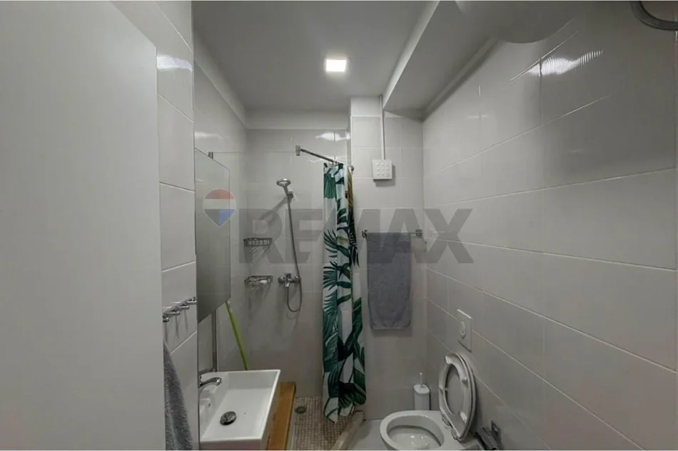 Tirane, jepet me qera apartament 1+1 , 600 € (Tefta tashko koco)