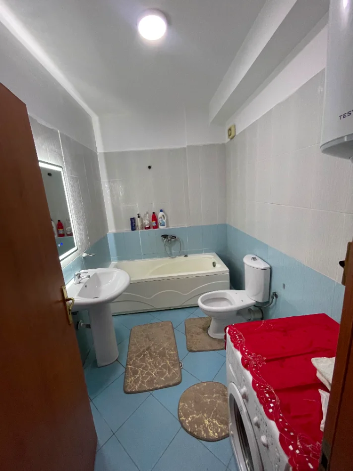 Tirane, jepet me qera apartament 2+1+Ballkon Kati -2, 120 m² 500 € (Fusha e Ali Demit)
