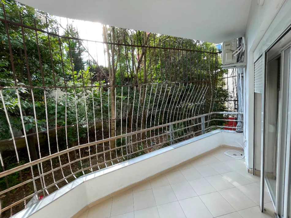 Tirane, jepet me qera apartament 2+1+Ballkon Kati -2, 120 m² 500 € (Fusha e Ali Demit)