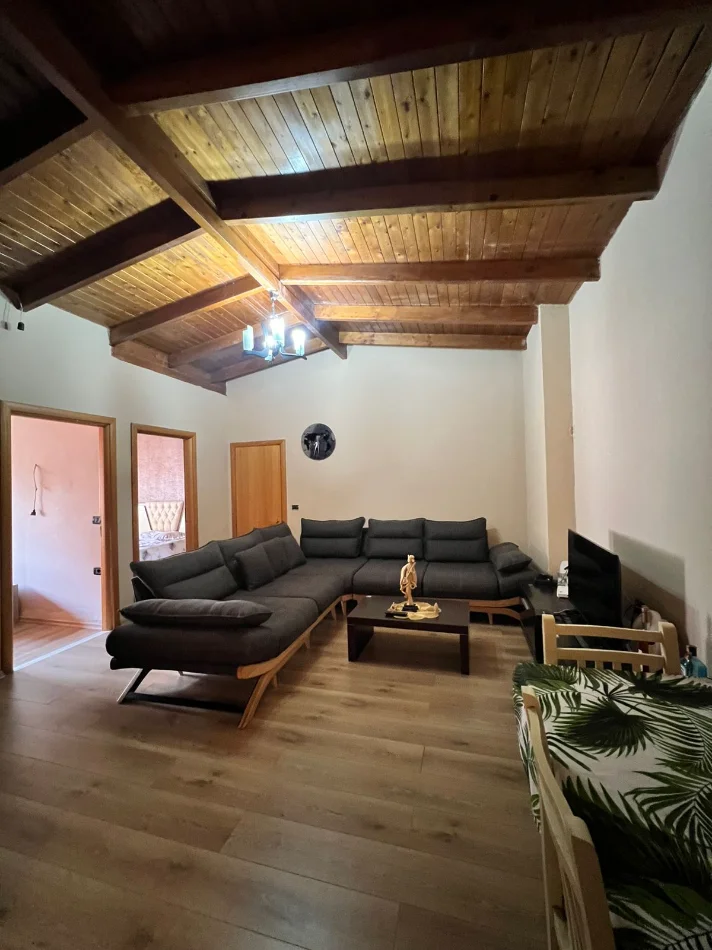 Tirane, shitet apartament , 140 m² 200.000 € 