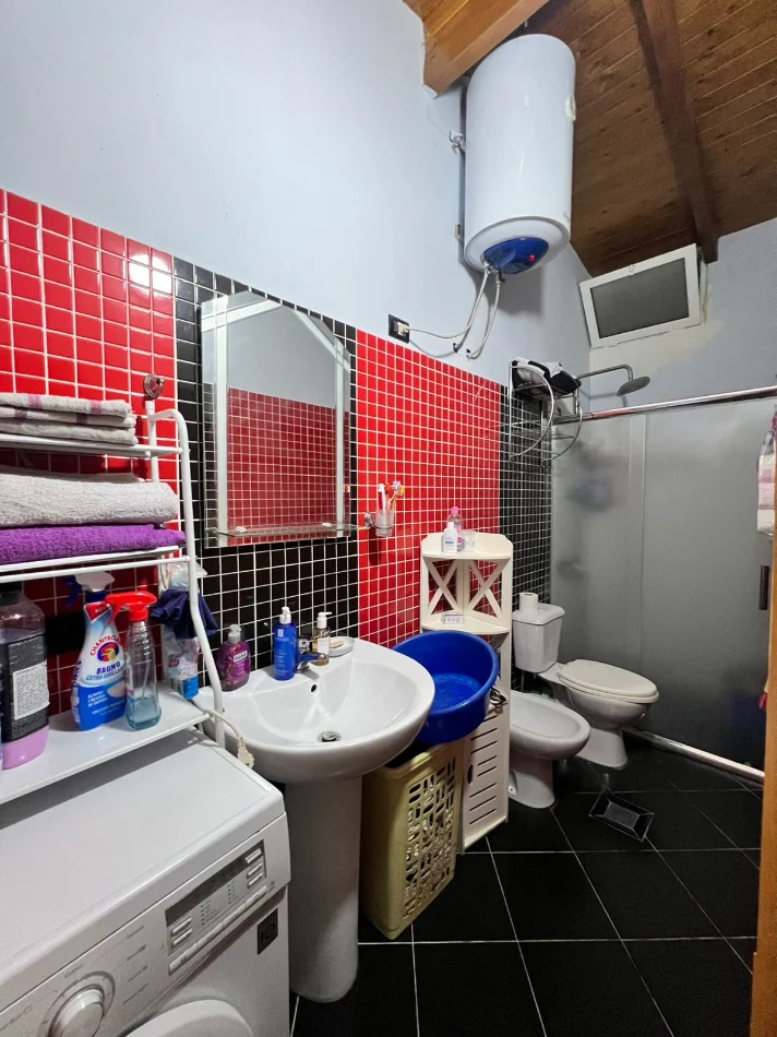 Tirane, shitet apartament , 140 m² 200.000 € 