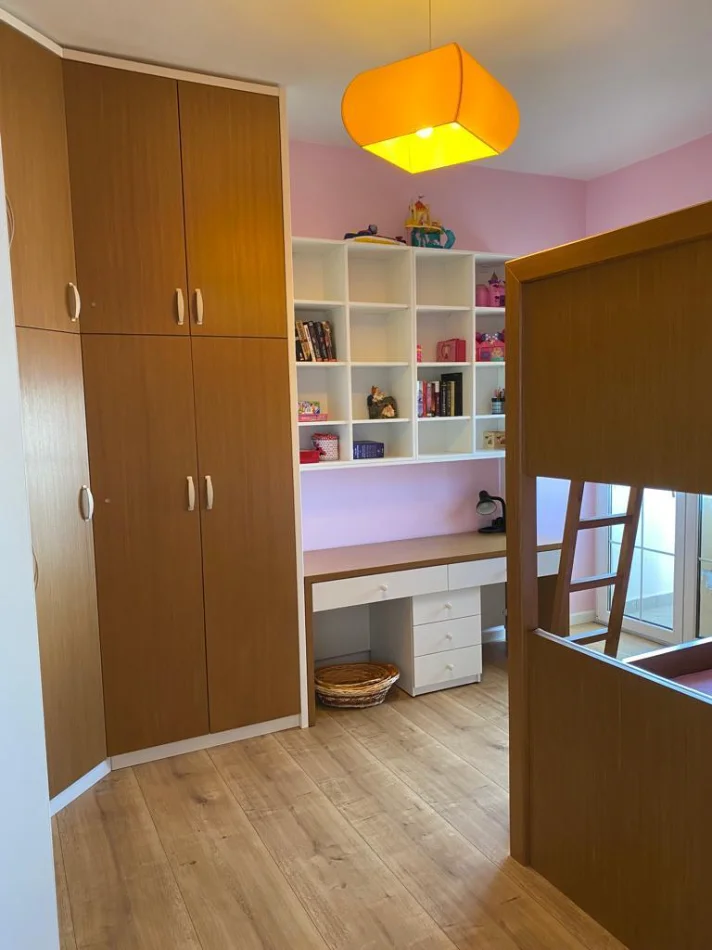 Tirane, shitet apartament 2+1+Ballkon Kati 4, 102 m² 156900 € Mbi QYTET studenti