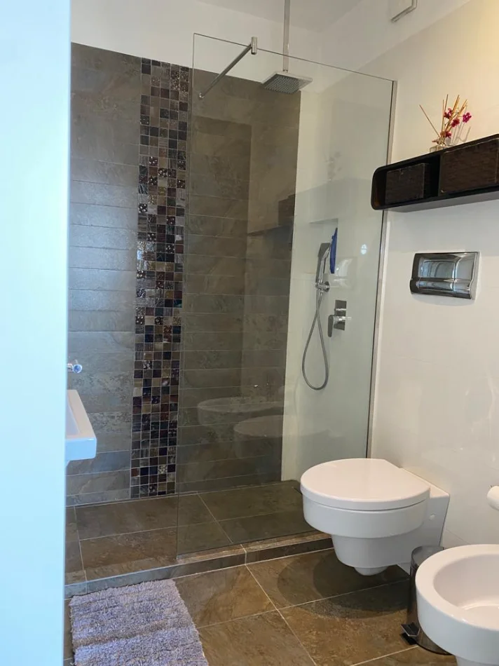 Tirane, shitet apartament 2+1+Ballkon Kati 4, 102 m² 156900 € Mbi QYTET studenti