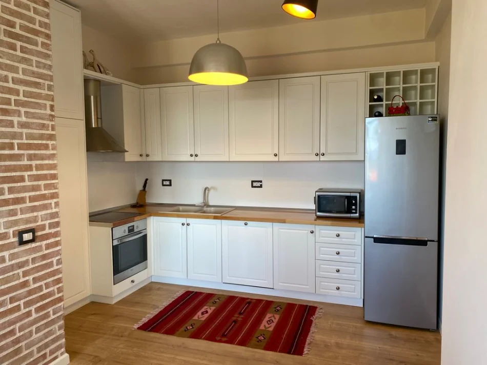 Tirane, shitet apartament 2+1+Ballkon Kati 4, 102 m² 156900 € Mbi QYTET studenti
