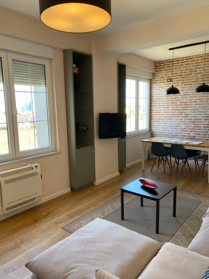 Tirane, shitet apartament 2+1+Ballkon Kati 4, 102 m² 156900 € Mbi QYTET studenti