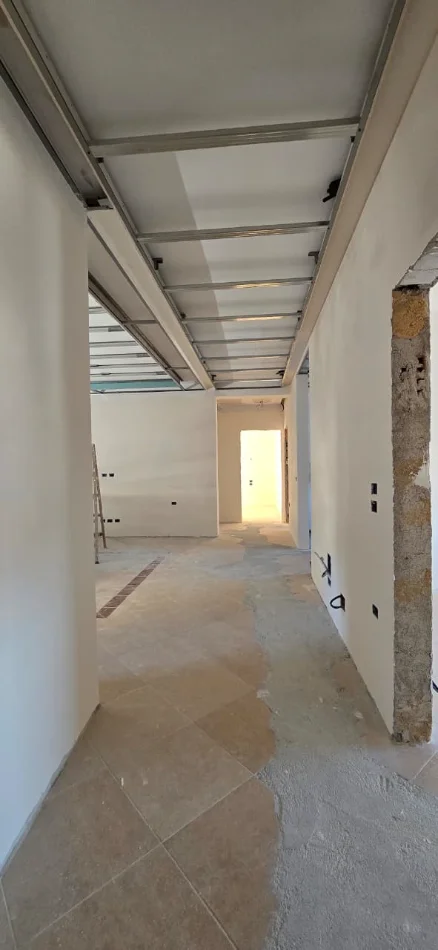 Tirane, shitet apartament 3+1+Ballkon Kati 3, 127 m² 220.000 €