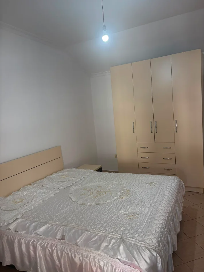 Tirane, jepet me qera Banesë 1+1, Kati 2, Mobiluar, Çmimi 32.000 Lekë të Reja, tek Rruga Jordan Misja, Tiranë