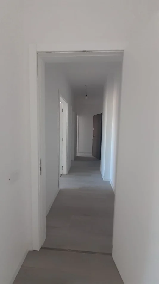Tirane, shitet apartament 2+1 Kati 8, 92 m² 88.000 € 